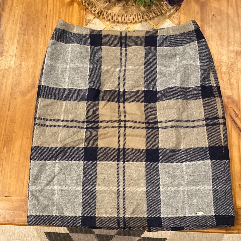 Barbour Tartan Skit